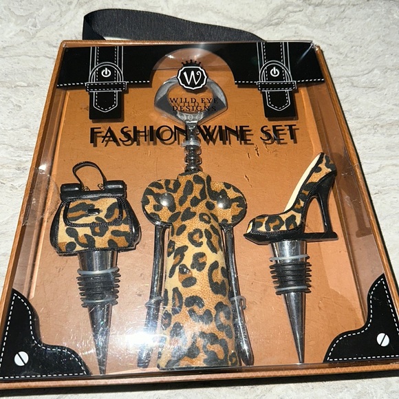 Brand new! Super cute wine stopper set. - Picture 1 of 2